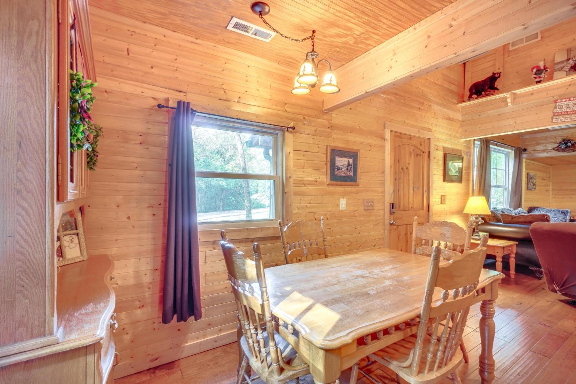 Just Fur Relaxin Sevierville Cabin With Hot Tub! Esterno foto