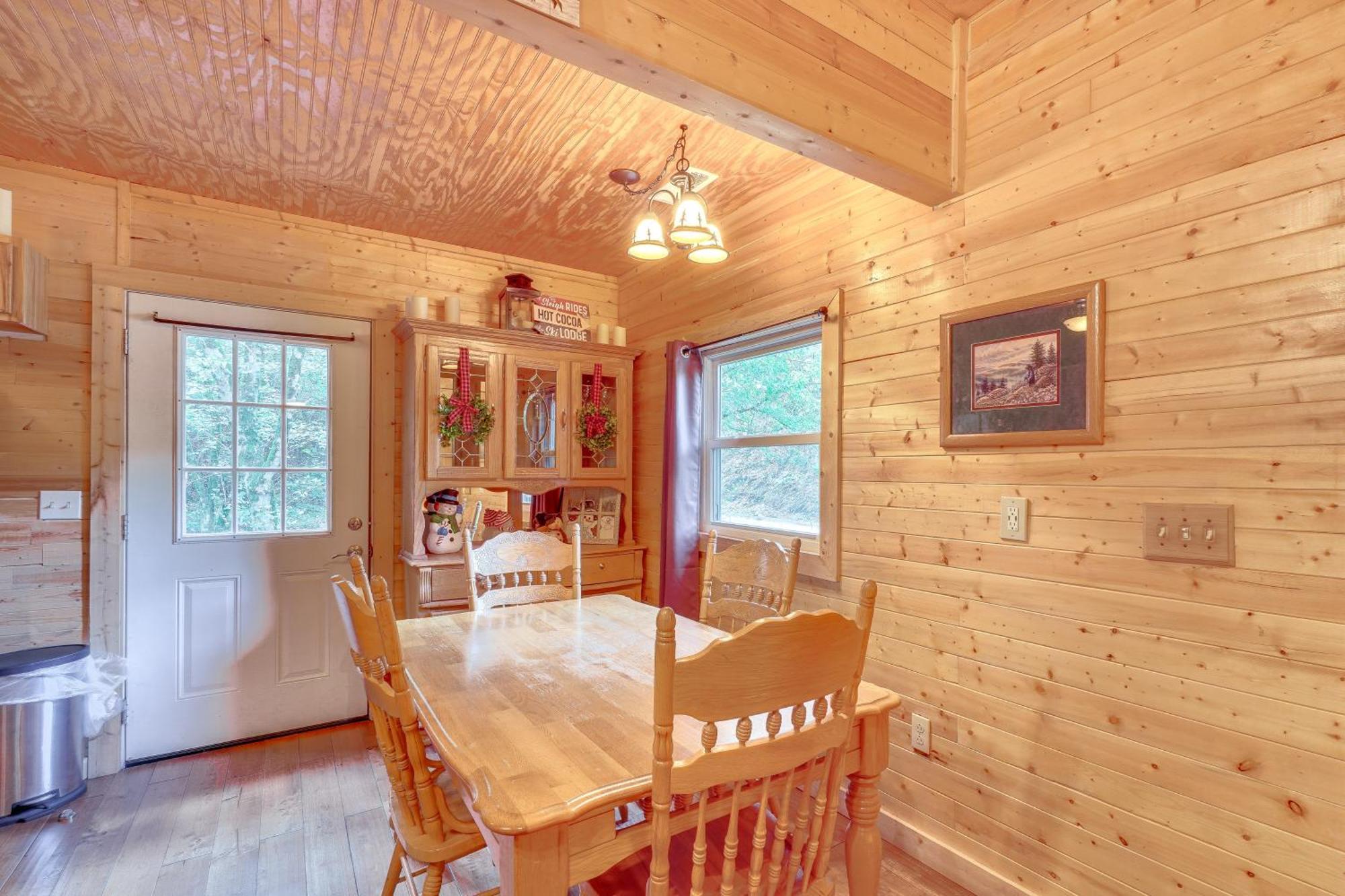 Just Fur Relaxin Sevierville Cabin With Hot Tub! Esterno foto