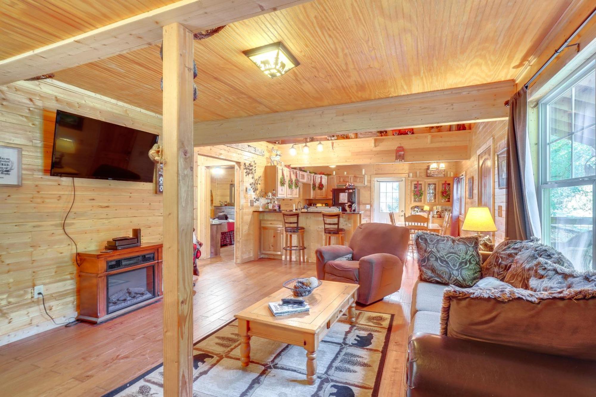 Just Fur Relaxin Sevierville Cabin With Hot Tub! Esterno foto