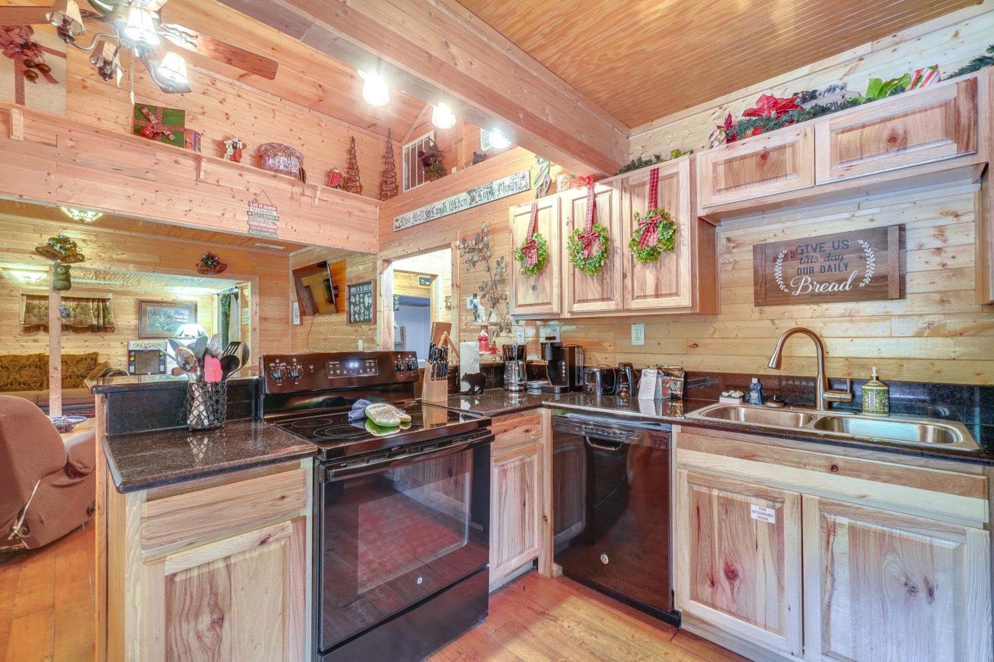 Just Fur Relaxin Sevierville Cabin With Hot Tub! Esterno foto